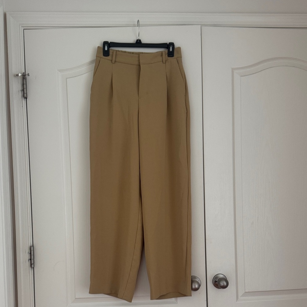Classic Camel Women’s Pants size 4